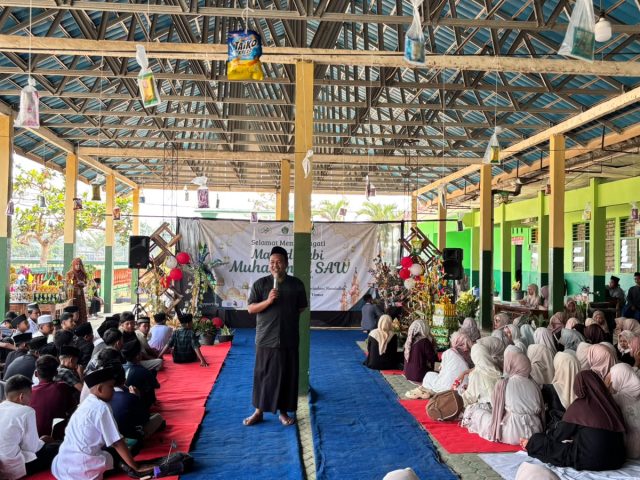Maulid Nabi di MTs N 2 Lampung Timur: Upgrade Akhlak, Upgrade Diri dengan Meneladani Rasulullah SAW